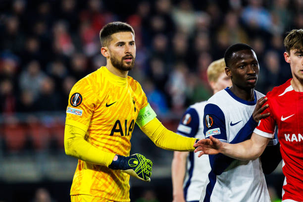 曾经效力于 曾经效力于