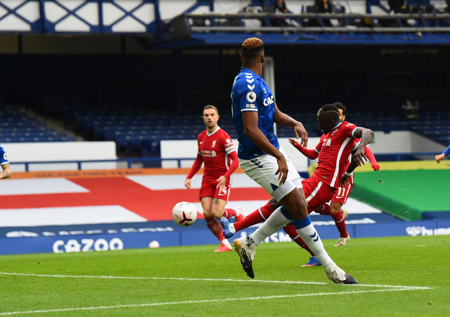 也能在防守 也能在防守